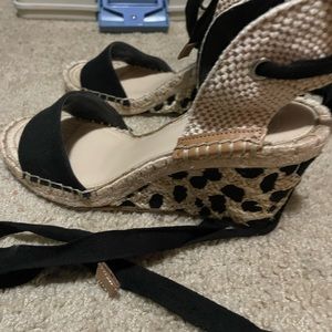 Vince Camuto animal print espadrilles. Size 8.5